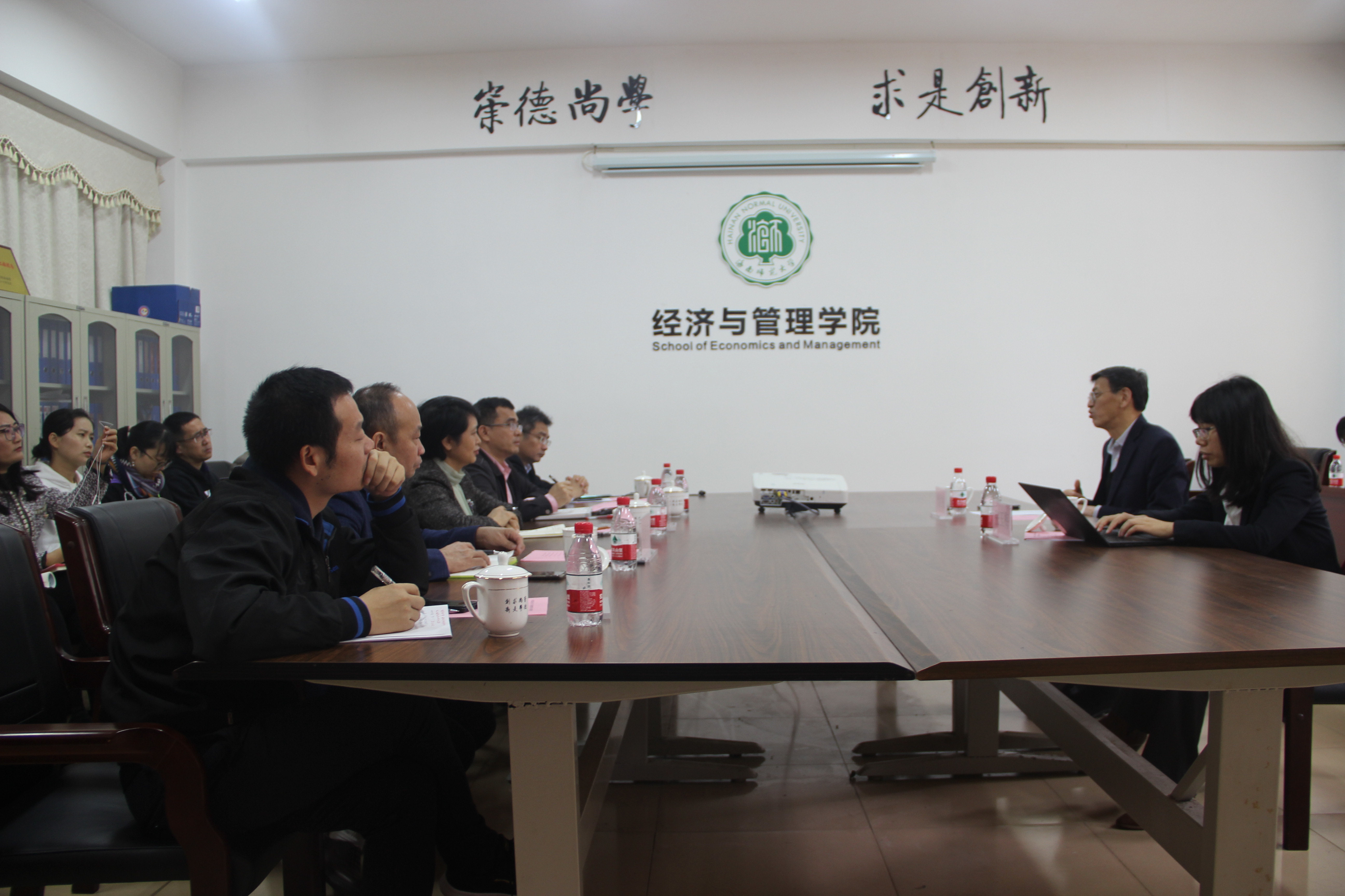 全球食物经济与政策研究院院长樊胜根教授莅临我院指导工作
