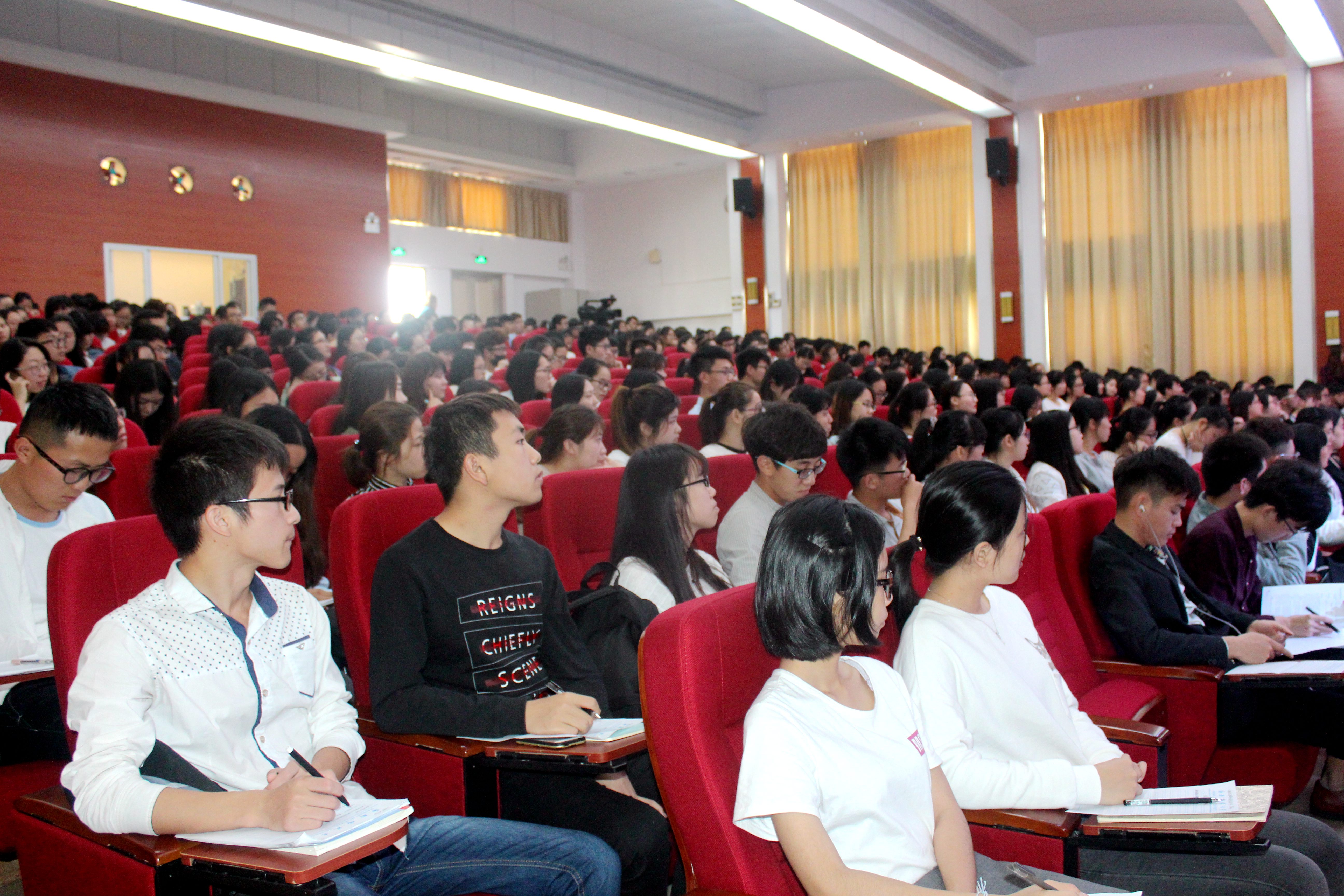 青年之声·记经济与管理学院职业生涯规划讲座
