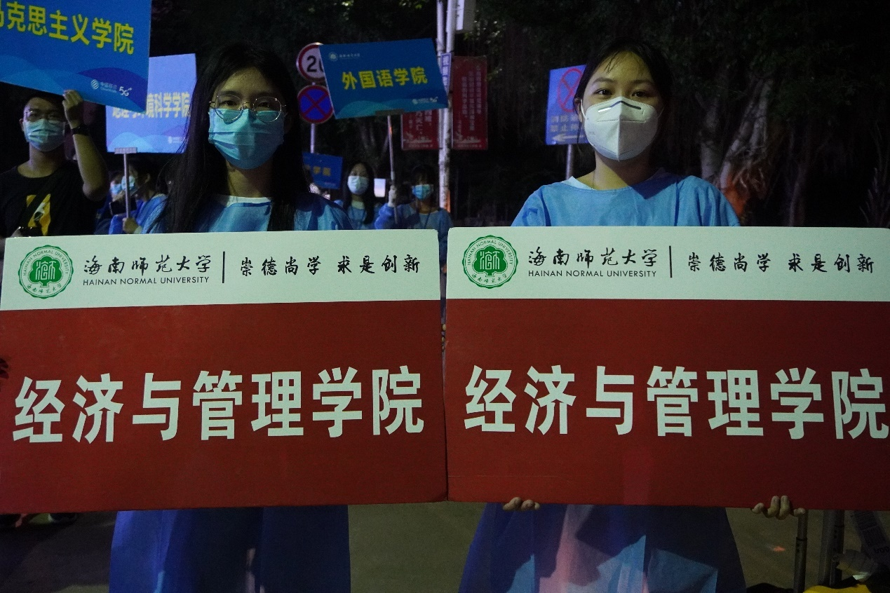 怀一片赤诚 赴一场盛会——经济与管理学院2022级新生接待