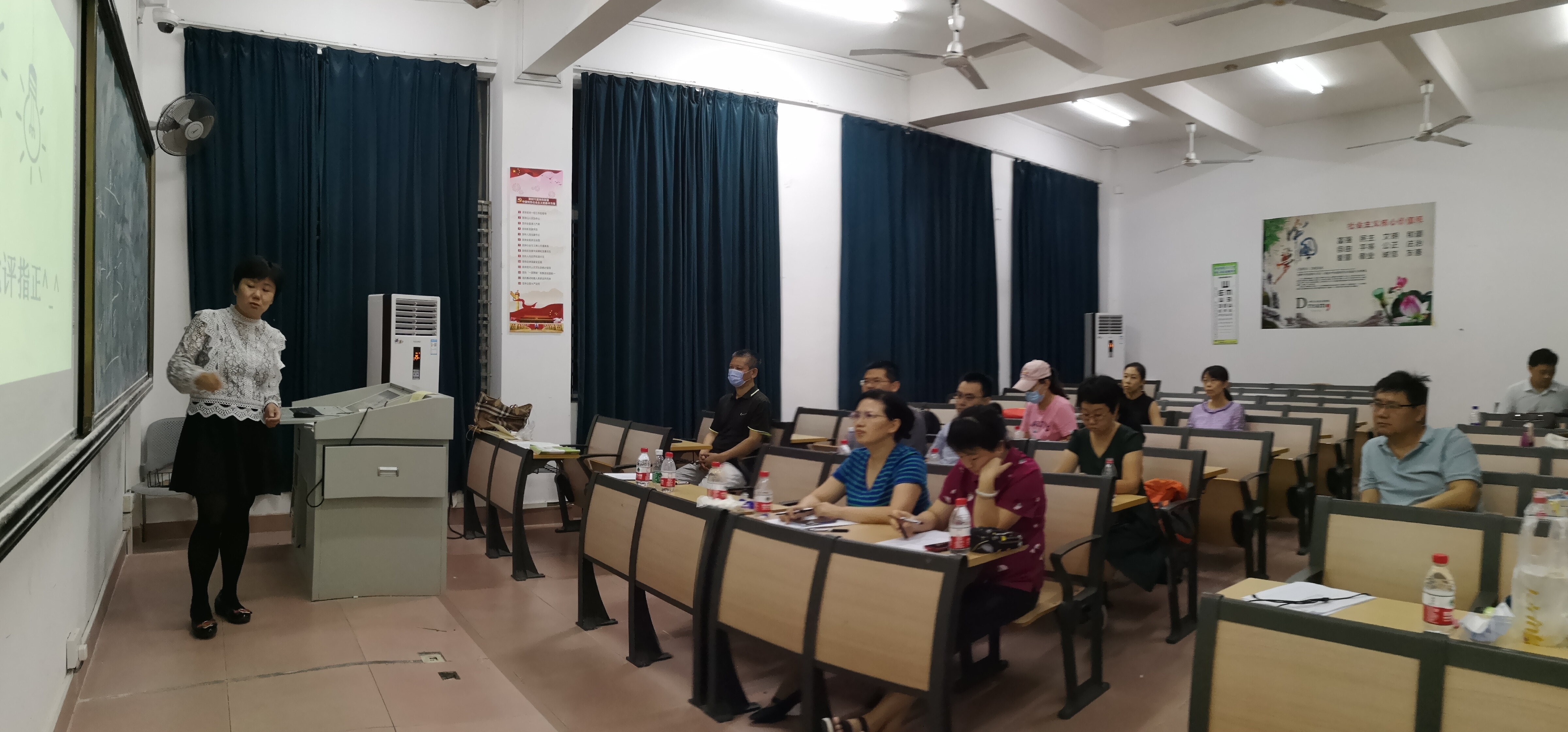 学院举办第二届青年教师教学基本功大赛