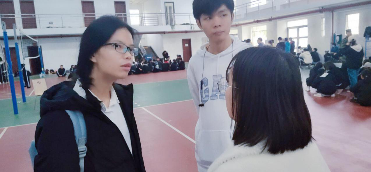 关怀致新生，寒冬送温情 ——记经济与管理学院学生第一党支部成员慰问新生军训