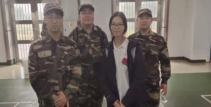 关怀致新生，寒冬送温情 ——记经济与管理学院学生第一党支部成员慰问新生军训