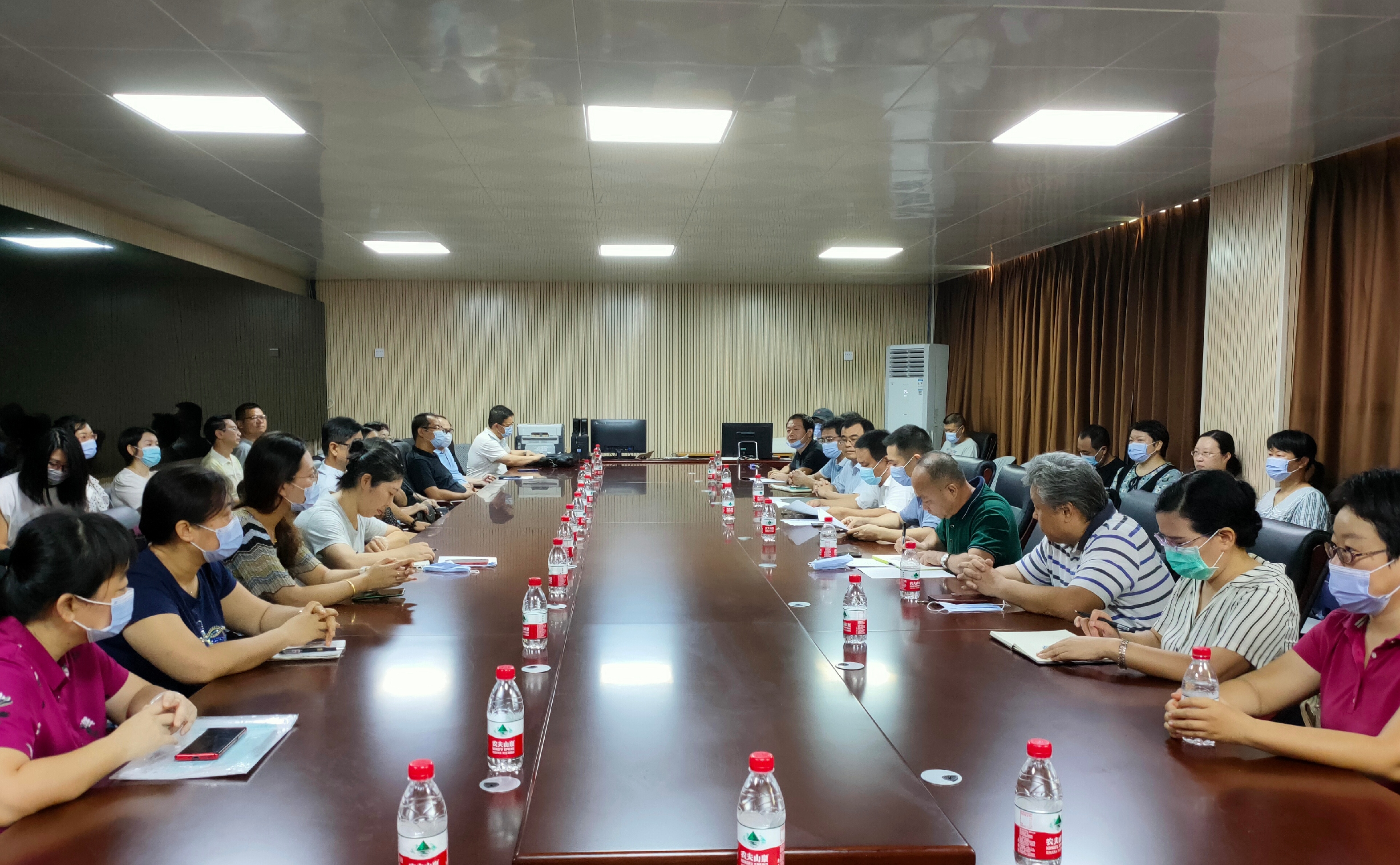 学院召开新学期全体教职工大会