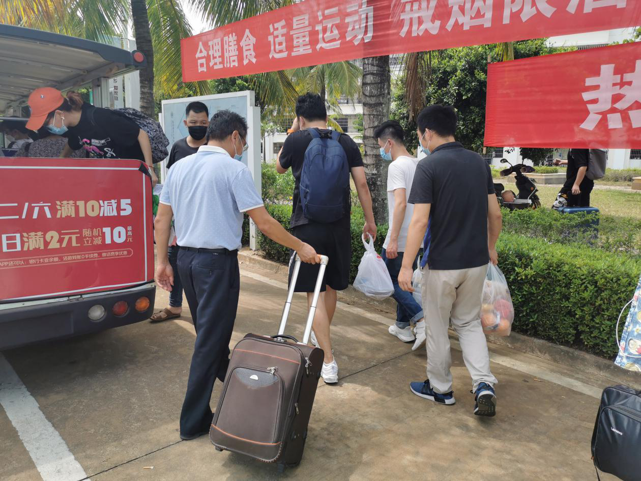 学院领导深入一线助力返校复学