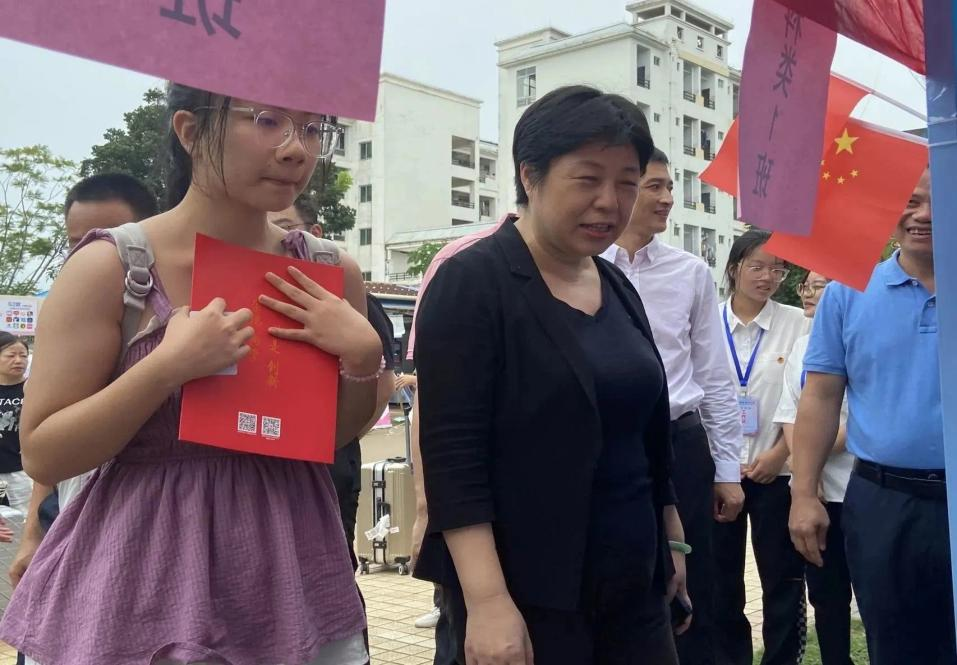 “经”彩人生，由此起航——经济与管理学院2023级新生入学迎新接待工作顺利完成