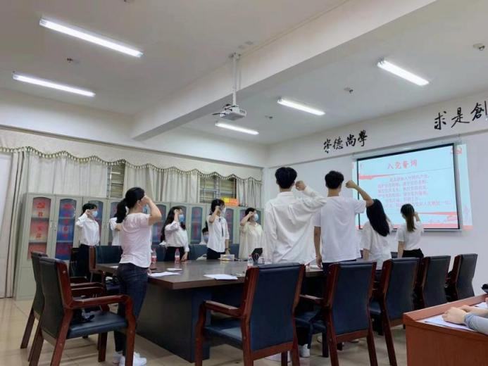 我校研究生会联合经济与管理学院研究生党支部和研究生会顺利开展“疫情防控·党员先行