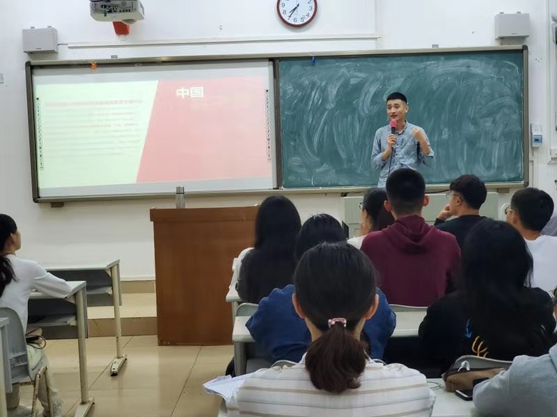 我院许培栓副教授做关于“忠诚”、“干净” 、“担当” 的逻辑关联与价值意蕴的讲座