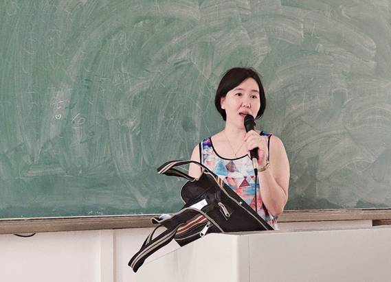 我院钟曼丽老师做题为《社区治理创新研究》的学术讲座